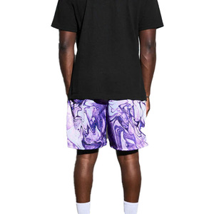 Shorts décontractés pour hommes à taille mi-haute, imprimé marbré violet, séchage rapide, taille élastique, en tissu tissé 100% polyester - Product Image 4