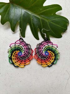 Pendientes de espiral con cuentas de esmeralda, hechos a mano, estilo bohemio, inspirados en la naturaleza, joyería elegante y a la moda, joyería única y de moda. - Product Image 2