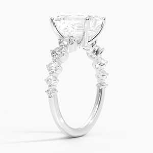 Anillo de Compromiso Vintage con Tres Piedras de Moissanita Corte Esmeralda y Engaste de Puntas Chapado en Oro de 14K - Product Image 6