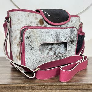 Bolsas Organizadoras Premium para Cochecito de Bebé de Cuero Vacuno de Diseño, Bolsa para Pañales de Cuero Genuino con Bolsillos para Biberones y Acceso Frontal para Toallitas - Product Image 4