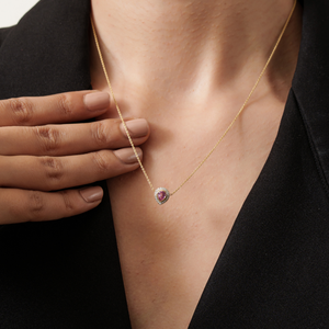 Collier pendentif solitaire en forme de poire avec halo de saphir rose et diamants de qualité supérieure, bijoux empilables pierre de naissance en or jaune véritable 18 carats - Product Image 6