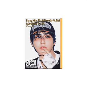 Stray Kids - 4º Álbum Completo [KARMA] (VERSIÓN ACCORDEÓN) Tarjetas Coleccionables del Primer Lote de Impresión, Edición Limitada - Product Image 2