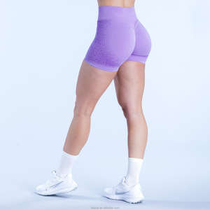 กางเกงโยคะเอวสูงระบายอากาศได้ดี – กางเกงเลกกิ้งขาสั้นสำหรับออกกำลังกายสำหรับผู้หญิง ทำจากผ้าสแปนเด็กซ์และไนลอน - Product Image 5