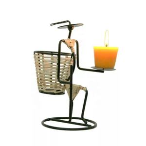 Portavelas de diseño agradable, soporte de vela de Metal con escultura para mujer, iluminación de velas artesanal de doble cabeza para decoración de interiores - Product Image 4