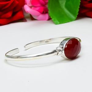 Hermoso Brazalete de Plata de Ley 925 con Gema de Granate, Hecho a Mano, Elegante, Regalo para San Valentín - Product Image 3
