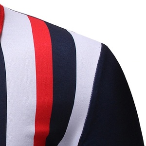 Polo de manga corta para hombre con estampado geométrico negro y rojo, de secado rápido, deportivo, de poliéster tejido, corte regular. - Product Image 4