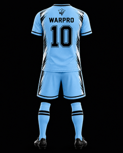 Tenue de football respirante : Ensemble maillot et short personnalisable avec logo, directement de l'usine, pour équipes de compétition - Product Image 3