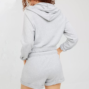 Nouvelle Tendance Ensemble Deux Pièces Femme : Crop Top à Capuche Entièrement Zippé et Short Moulant – Survêtement Sexy et Tendance pour Tenue Décontractée ou Sportive - Product Image 2