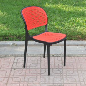 Silla de Plástico Moldeado Imitación Mimbre Roja de Alta Gama, Moderna, Impermeable y Duradera, Cómoda para Uso en Jardín Exterior - Product Image 2