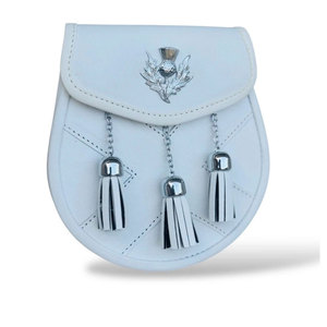 Sporran écossais blanc pour homme en similicuir végétalien avec badge de chardon et sangle à chaîne, pour tenue des Highlands - Product Image 4