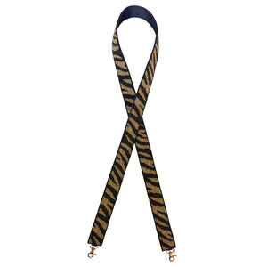 สายกระเป๋าแบบสปอร์ตประดับลูกปัดสีดำทอง ทำมือ ดีไซน์ทันสมัย  ตกแต่งกระเป๋าได้ตามต้องการ สำหรับวันแข่งขัน  ผ้าฝ้ายคอตตอนแฟนอนเดชั่น - Product Image 2