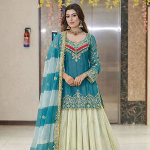 Ensemble Kurti en soie Fandy brodé de sequins et Lehenga en soie crêpe, col rond, jupe évasée de 4 mètres, tenue ethnique traditionnelle, tailles S à 3XL - Product Image 1