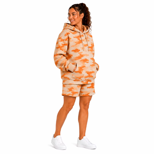 Conjunto de Sudadera con Capucha y Pantalones Cortos con Estampado de Camuflaje Naranja para Mujer, Estilo Casual, Holgado, de Dos Piezas, para Primavera/Invierno - Product Image 3