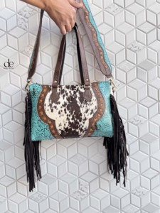 กระเป๋าถือหนังวัวดีไซน์เฉพาะตัว  แกะสลักลายหนัง  พร้อมพู่หนัง  กระเป๋าสะพายทรงสวยเก๋  กระเป๋าหนังสำหรับผู้หญิงอเนกประสงค์ - Product Image 2