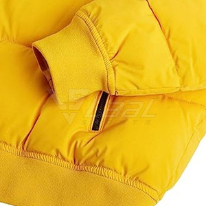 Chaqueta Acolchada para Hombre, Corte Clásico, Esencial para Clima Frío, con Acabado de Tela Premium, Ligera - Product Image 6