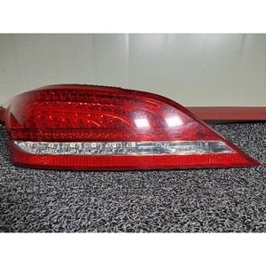 Feu arrière gauche d'occasion Equus 924013N000 - Product Image 1