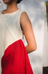 Vestido Maxi de Color Rojo y Blanco en Contraste, Sin Tirantes, Sin Mangas, Corte Holgado, Informal, de Verano, Tejido de Algodón y Fibra de Bambú, con Lazo Delantero, Sólido - Product Image 2