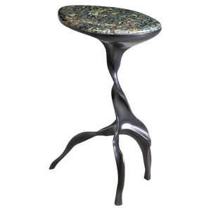 Mesa auxiliar de latón fundido, pequeña, de lujo, moderna, con diseño escultural, acabado en bronce oscuro premium, mesa de alta gama. - Product Image 4