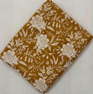 Tissu en coton brodé floral vert respirant de qualité supérieure, 150 g/m², léger, pour robes, motif botanique traditionnel - Product Image 2