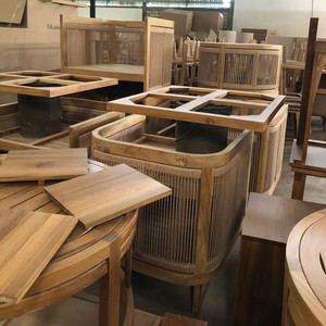 Sofá de Madera de Teca Sólida Indonesiana Hecho a Mano, Sofá de 3 Plazas para Exteriores, Muebles Modernos para Patio con Cojines Color Crema para Hoteles y Villas - Product Image 6