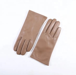 Gants de conduite en cuir pour femmes, en peau de mouton véritable, colorés, personnalisés, compatibles avec les écrans tactiles - Product Image 1