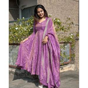 ชุดราตรีผ้าตาข่ายลายทแยงด้านล่างพร้อมลาเวนเดอร์ dupatta มาใหม่ - Product Image 4