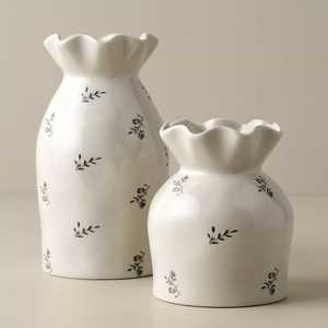 Ensemble de vases de table en porcelaine minimaliste avec motifs floraux noirs, 8-16 pouces, glaçure peinte, exquis et durable - Product Image 1