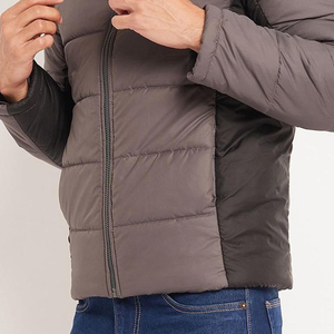 Veste matelassée à capuche à manches longues pour homme, légère, pour l'hiver, pour un usage décontracté et les activités de plein air - Product Image 4