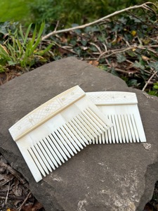 Peignes en os de qualité supérieure, peignes en os sculptés à la main, objets d'art de collection, durables, artisanaux naturels, peignes en os médiévaux à prix abordables - Product Image 5