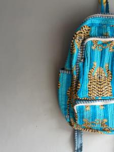 กระเป๋าเป้สะพายหลังลายเสือสีน้ำเงินแบบเย็บติดกันพร้อมซิปปิด กระเป๋าเดินทางลำลอง ของขวัญสำหรับเธอ - Product Image 5