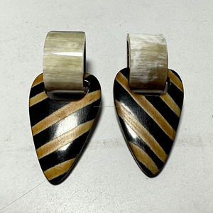 Nouvelle conception de boucles d'oreilles en corne de vache, boucles d'oreilles en corne personnalisées, design de bijoux, boucles d'oreilles en bijoux - Product Image 1