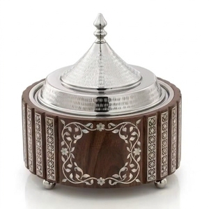 Casserole en bois de luxe moderne avec couvercle rond en acier inoxydable, récipient isotherme pour aliments avec design géométrique incrusté - Product Image 4