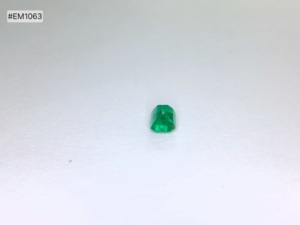 พลอยมรกตแซมเบียทรงแปดเหลี่ยม 1.22 กะรัต ใหม่ล่าสุด คุณภาพเยี่ยม ความใสดี เหมาะสำหรับทำแหวนและจี้ - Product Image 4