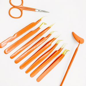 HARRAR GROUP Ensemble professionnel de pinces et ciseaux de précision en acier inoxydable, pointes dorées lisses, longueur 13 cm, pour extensions de cils - Product Image 1