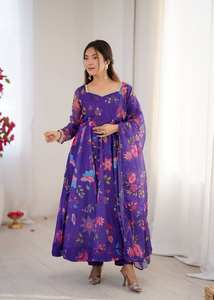 Ensemble de robe Anarkali élégante pour femmes en organza Fendy, avec dupatta, style de fête, toutes saisons, imprimé floral, extensible, réversible, broderie - Product Image 2