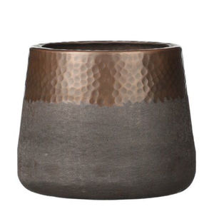 Maceta de latón antiguo con diseño martillado, forma redonda, perfecta para decoración del hogar, jardín o exterior, con asa en forma de anillo. - Product Image 2