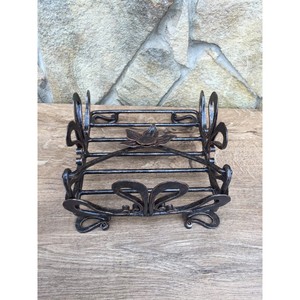 Porte-boîte à mouchoirs vintage en métal avec motif floral, support décoratif fait main - Product Image 3