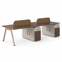 Bureau de travail pour 4 personnes avec armoires de rangement et séparateurs en tissu, 2400 mm, finition bois brun, mobilier de bureau