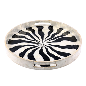 Bandeja de servicio con incrustaciones de MDF redonda hecha a mano con patrón de cebra en espiral en blanco y negro con asas de bandeja para uso decorativo de Hotel - Product Image 1