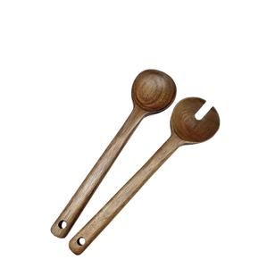 Ensemble de serveurs à salade en bois naturel à long manche durable personnalisé en 2 pièces pour une utilisation à la maison et au restaurant - Product Image 6