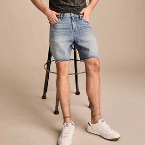 Shorts en jean délavé brodé pour homme, coupe droite, taille mi-haute, style streetwear décontracté, bords bruts, en coton, avec poches, pour l'été - Product Image 6