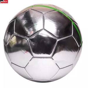 Ballon de football de qualité supérieure, en cuir, très demandé, disponible en gros, meilleur fabricant de ballons de football. - Product Image 3