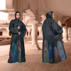 Abaya de lino con diseño artístico de estampado digital en el dobladillo, pañuelo a juego, elegante, modesta, larga hasta el suelo, estilo contemporáneo para mujer. - Product Image 3