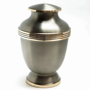 โกศบรรจุอัฐิโลหะทำมือระดับพรีเมียม ออกแบบสำหรับบรรจุอัฐิของผู้ใหญ่ พร้อมการเคลือบที่ทนทานและใช้งานได้ยาวนาน - Product Image 1