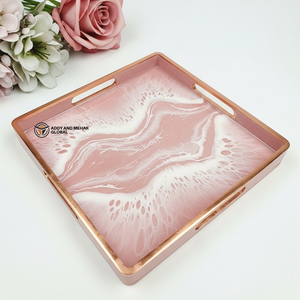 Plateau minimaliste en marbre rose avec bord doré |   Plateau décoratif élégant, plateau minimaliste en marbre rose avec bord doré |   Décoration élégante - Product Image 1