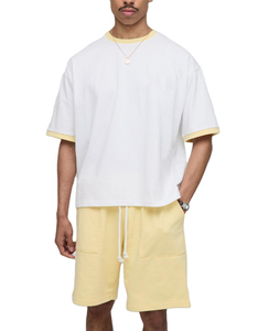 Ensemble t-shirt blanc à col rond pour homme avec bordure jaune et short jaune, vêtements décontractés d'été, tissu tricoté 100% coton - Product Image 1