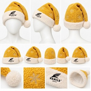 HAMILO SPORTS Chapeau de Père Noël classique rouge uni pour homme adulte avec bordure en fourrure blanche et pompon 100% polyester pour la plage - Product Image 4