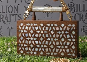 1. Pochette de soirée de luxe en bois avec poignée cylindrique, incrustation nacre et motif floral en arc, vente en gros - Product Image 6