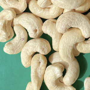 ลดราคาพิเศษ 2023 เม็ดมะม่วงหิมพานต์ WW180, WW240, WW320, LP เม็ดมะม่วงหิมพานต์ดิบ 1 กก. พร้อมส่ง - Product Image 1