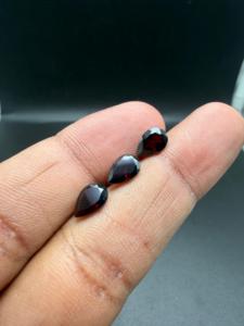 Granate Rojo Natural de 3 Piezas en Forma de Pera de 4.40ct, Gema Suelta con Juego de Color/Fuego para Joyería, Hecho en India - Product Image 5